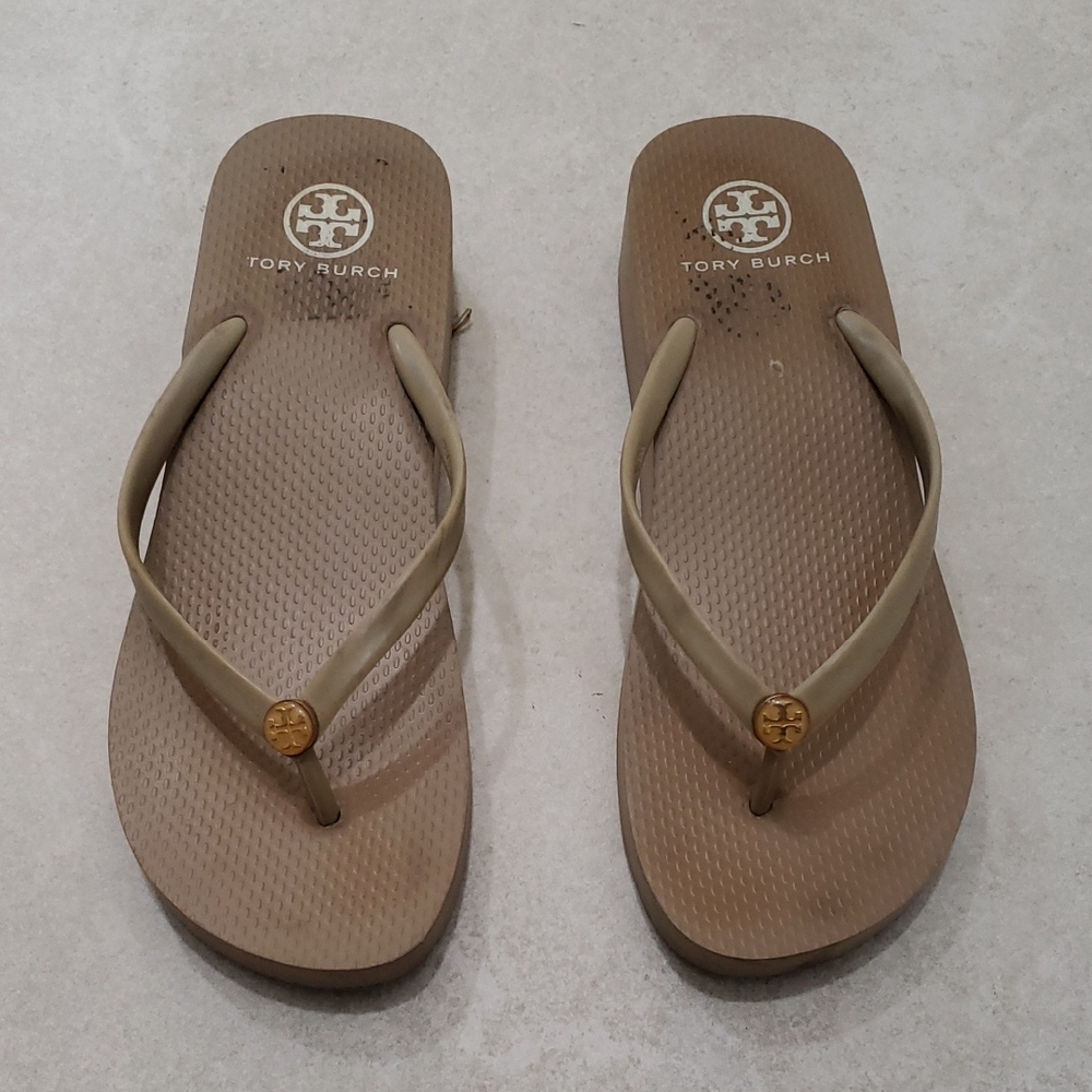 Tory Burch Tan Sandals Minimalist Design